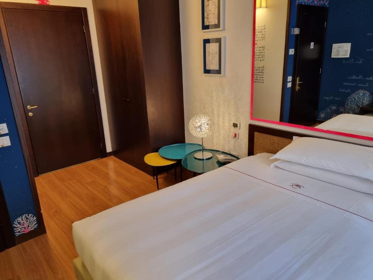 Phi Hotel Болоня Екстериор снимка