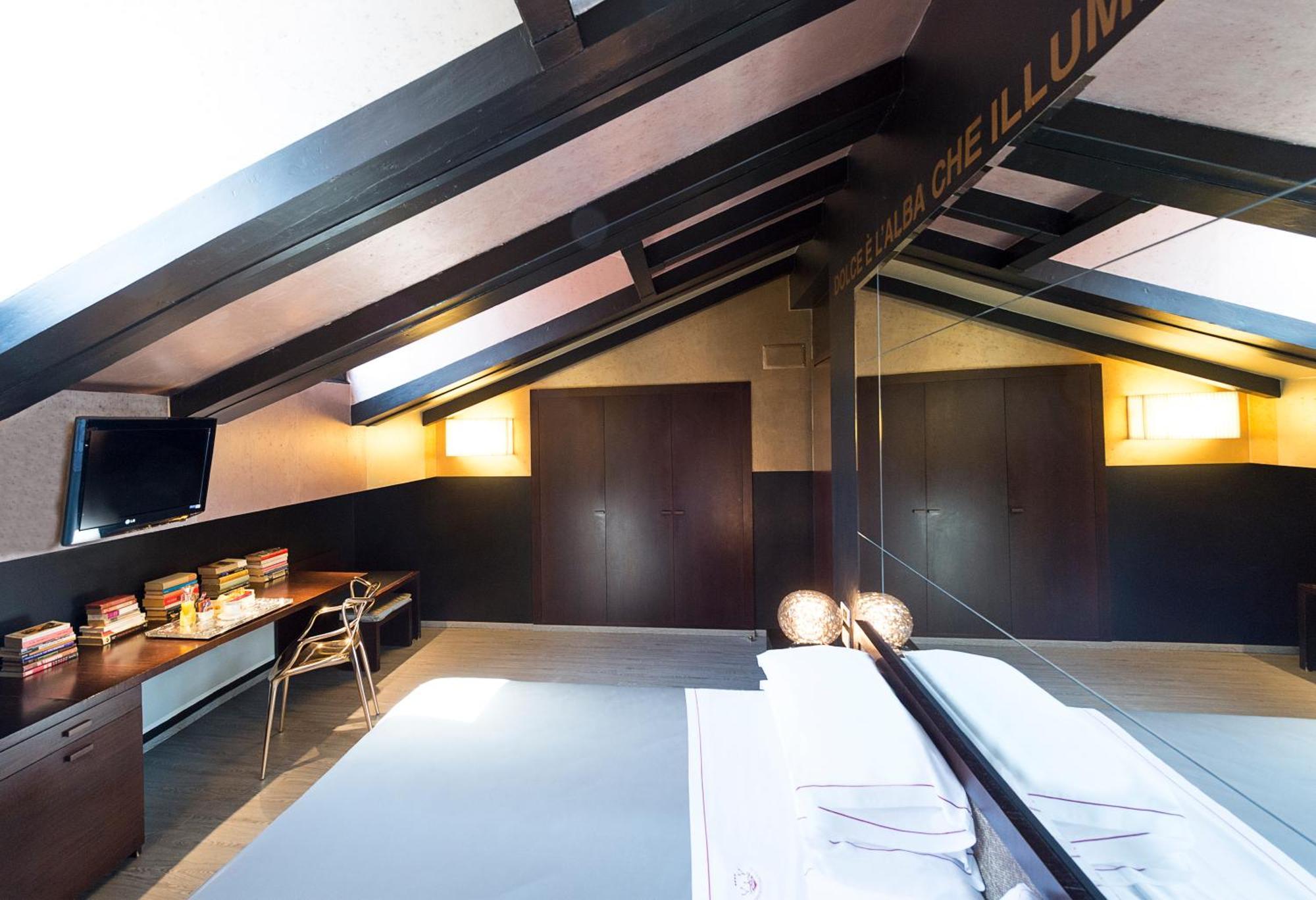 Phi Hotel Болоня Екстериор снимка
